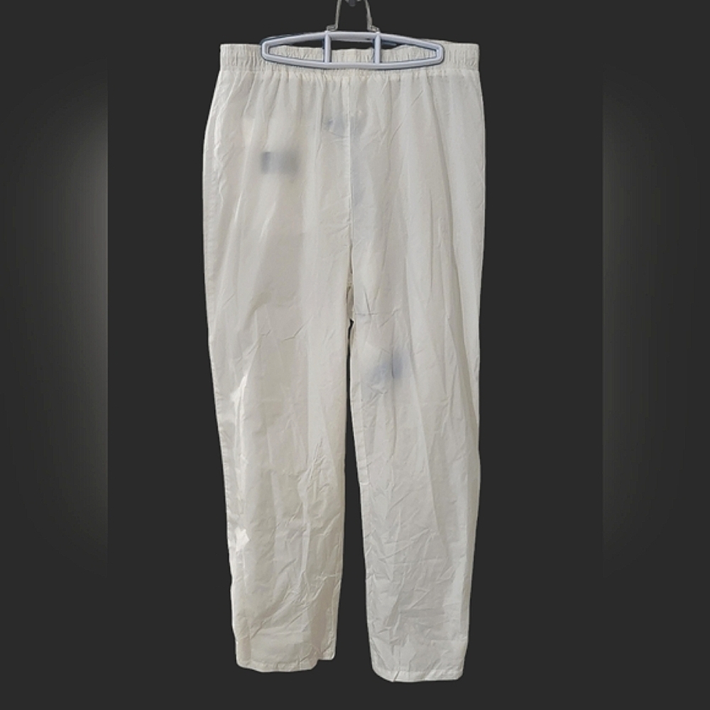 The Woolrich Woman Vintage Rain/Windbreaker White Pants With Pouch. Size L